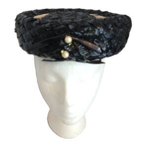 Vintage Lucila Mendez Raffia Cellophane Pearl Ribbon Pillbox Hat Size Large READ
